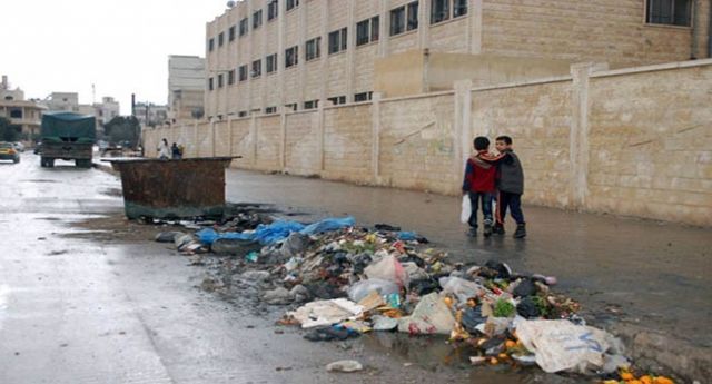 في العاصمة.. حشرات وروائح تقطع الأنفاس!