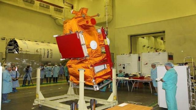 قمران صناعيان روسيان يبدآن بإرسال المعلومات إلى الأرض