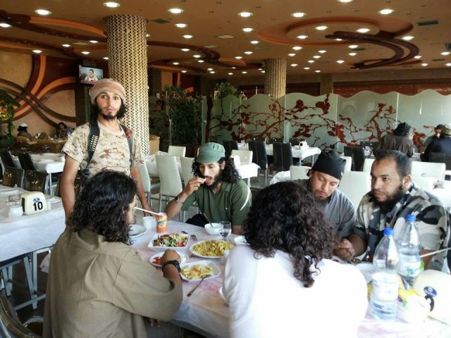 الرقة على أبواب «رمضان».. منع التجوّل على «النساء» وقطع كامل للكهرباء