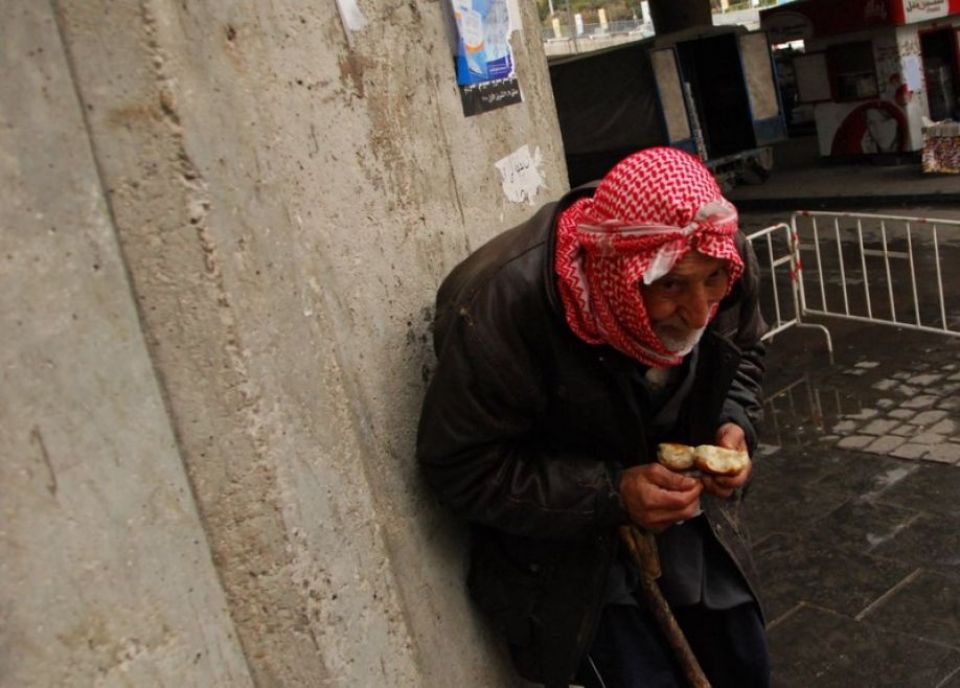 2015 عام (اللقمة بذل).. على عتبات الحل!