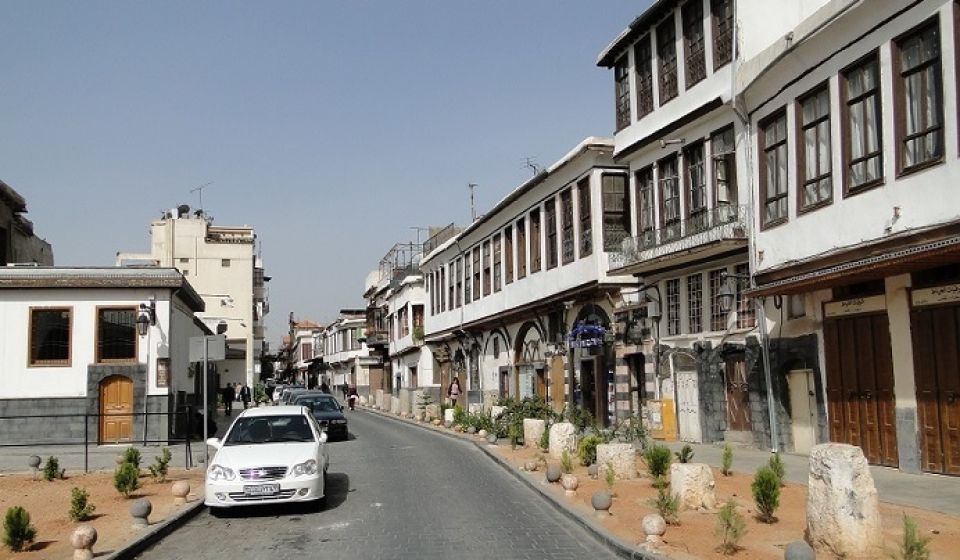 منازل دمشق وريفها &laquo;تشتعل&raquo;.. افتراش الأرصفة والاستئجار &laquo;على العضم&raquo; والسكن المشترك