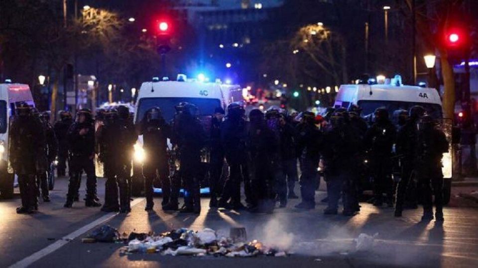 الداخلية الفرنسية تعلن اعتقال 855 شخصاً خلال المظاهرات ضد قانون التقاعد الجديد