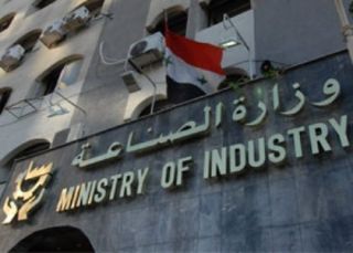الشركات الصناعية العامة مخسرة.. والشاهد تناقض تجربتي ألبان دمشق وحمص!  ألا يجب مساءلة وزير الصناعة الذي بقي لسنوات عديدة في موقعه عن إنـجازاته؟!
