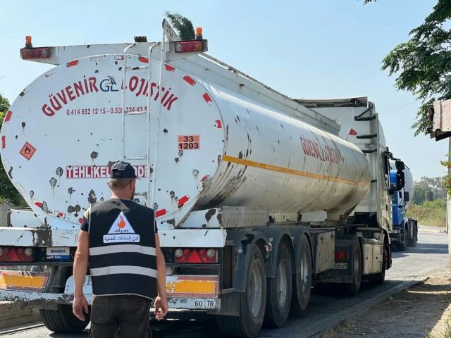 الحكومة السورية ترفع أسعار المحروقات لتناسب دولار السوق السوداء