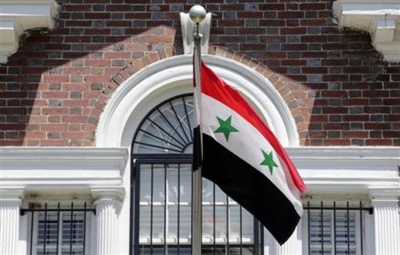 واشنطن توقف أنشطة السفارة السورية وقنصلياتها