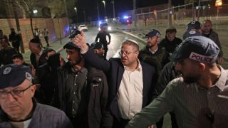 القائد السابق لشرطة الاحتلال يحذّر من "انقلاب" باستخدام حرس بن غفير