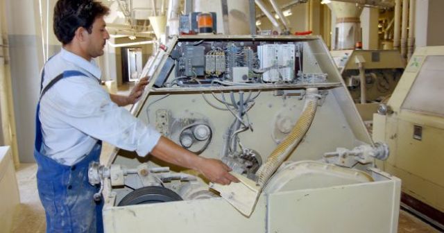 المطاحن في ذمة الحكومة؟!