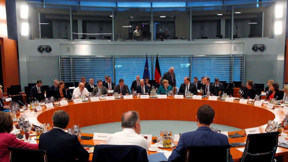 ميركل: ألمانيا لن تتخذ قرارات منفردة بشأن المهاجرين