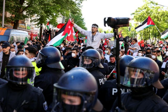 لماذا سعار الحكومة الألمانية اتجاه القضية الفلسطينية والمهاجرين؟!