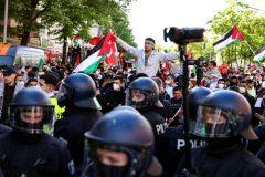 لماذا سعار الحكومة الألمانية اتجاه القضية الفلسطينية والمهاجرين؟!