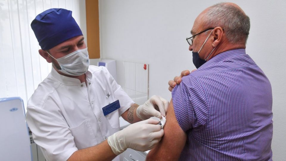 غداً يبدأ تطعيم المسنين في موسكو