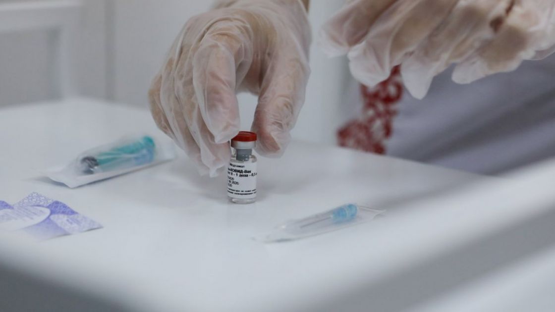 الجزائر تعقد صفقة لاقتناء لقاح «سبوتنيك V» والتطعيم في كانون الثاني