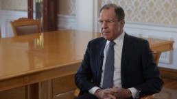 لافروف: البعض في واشنطن يدفع روسيا للحرب على جبهتين