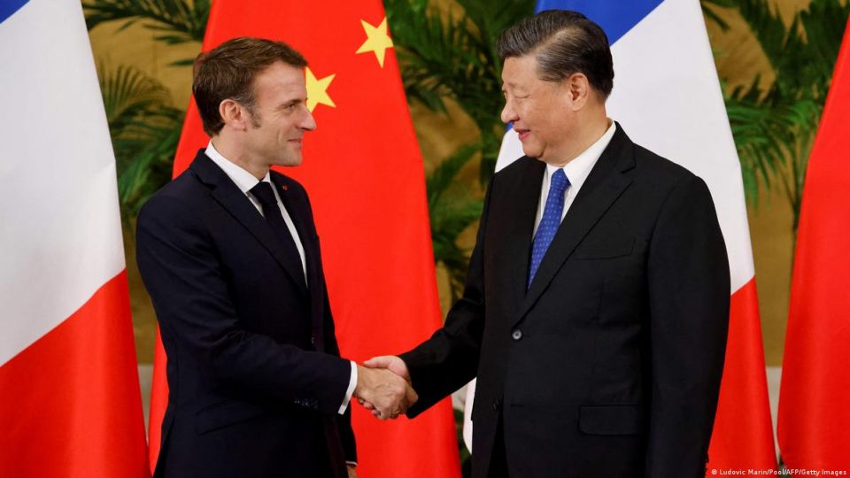 ماكرون يصل بكين بزيارة لثلاثة أيام ويصرّح حول دور الصين بالسلام في أوكرانيا