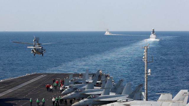 إيران تؤكد: إعطاب حاملة الطائرات الأمريكية لنكولن وإسقاط طائرة تزود بالوقود ومقتل طياريها