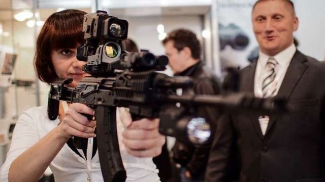 بدء إنتاج كلاشينكوف في الهند