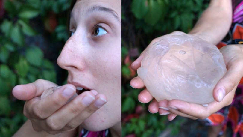 كرات مصنوعة من أعشاب البحر تحد من كمية النفايات البلاستيكية