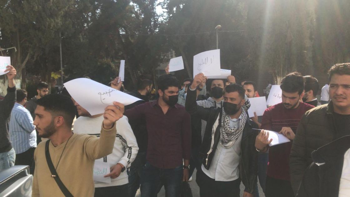 طلاب أردنيون يحبطون محاولة جامعة «ابن زايد» الإماراتية جرّهم للتطبيع