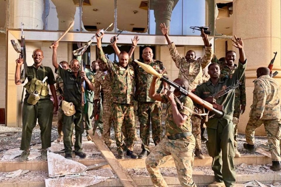 السودان حكومة موازية سيناريو ليبي... أم محاولة أخيرة قبل الهزيمة