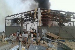 اليمن.. غارات واشتباكات على الحدود مع السعودية وهادي يعتزم تشكيل حكومة جديدة