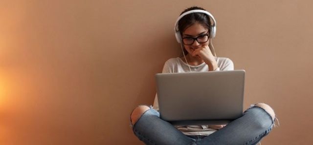 في السخرية السياسية