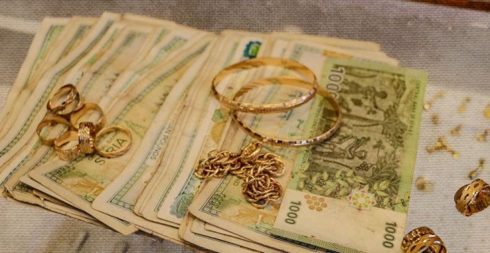 أسعار الذهب ترتفع في دمشق رغم انخفاضها عالمياً
