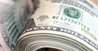 الدولار قرب أقل سعر