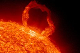 حفرة إكليلية في الشمس بحجم 50 كوكب أرض