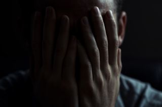 &laquo;تطبيع&raquo; الانتحار... والتعدّي على قدسية الموت والحياة