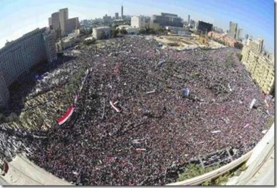 جائزة نـجيب محفوظ تُمنح للشعب المصري