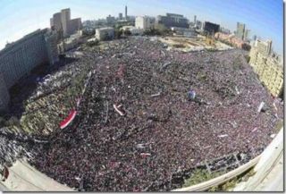 جائزة نـجيب محفوظ تُمنح للشعب المصري