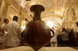 الأرجنتين تعيد آلاف القطع الأثرية المسروقة إلى الإكوادور وبيرو