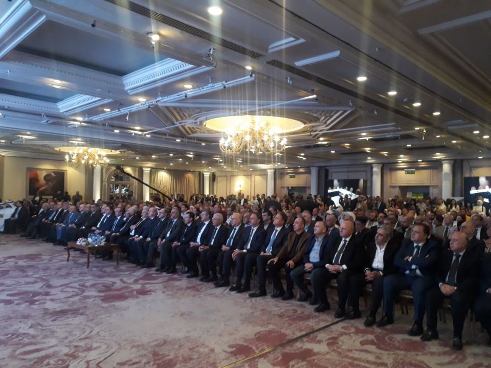 من عالم آخر غير عالمنا وضروراتنا واحتياجاتنا!