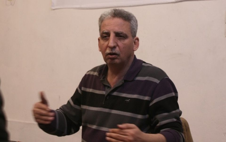 عرفات: الحل السياسي قادم..