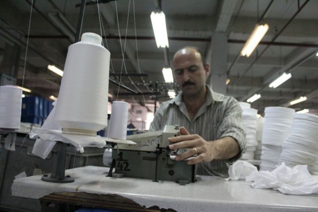 الطبقة العاملة.. قوانين متعددة والفقر مستمر