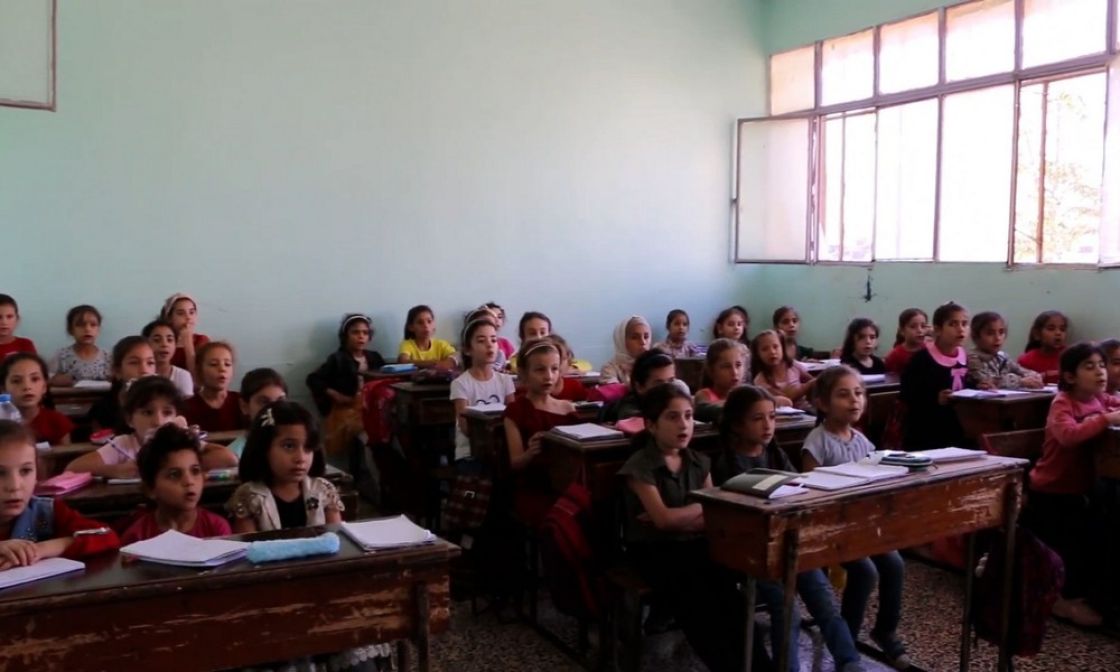 أزمة التعليم في الجزيرة السورية... صراع المناهج على حساب مستقبل الطلاب