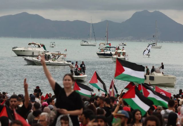 الجيش الإيطالي يرسل فرقاطة بحرية لإنقاذ أسطول الحرية من الاعتداءات «الإسرائيلية»