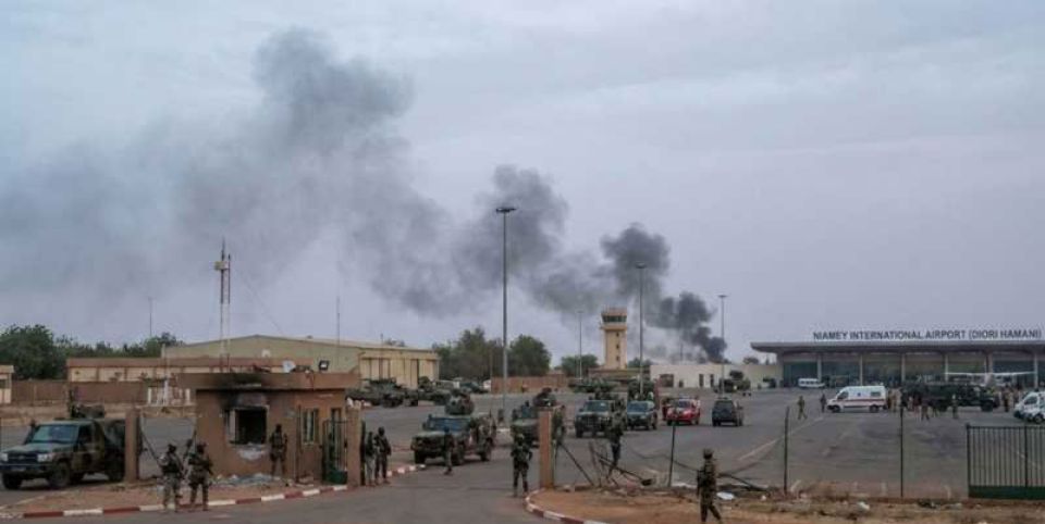 الهجوم على مطار نيامي: الإرهاب في خدمة المصالح الفرنسية...