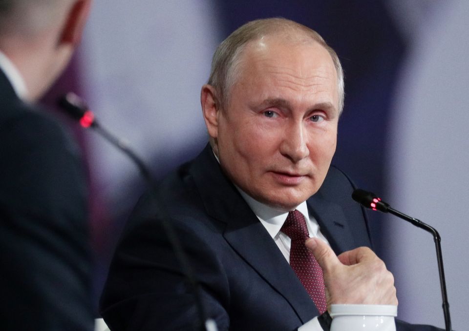 بوتين يصف هذه التقارير الأمريكية بأنها «هراء وقذارة»