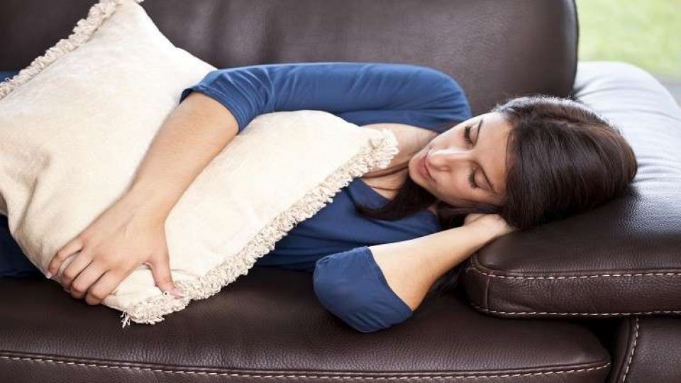 هل ينفع النوم الطويل؟