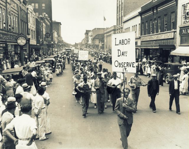 الأول من أيار: هكذا بدأت القصة