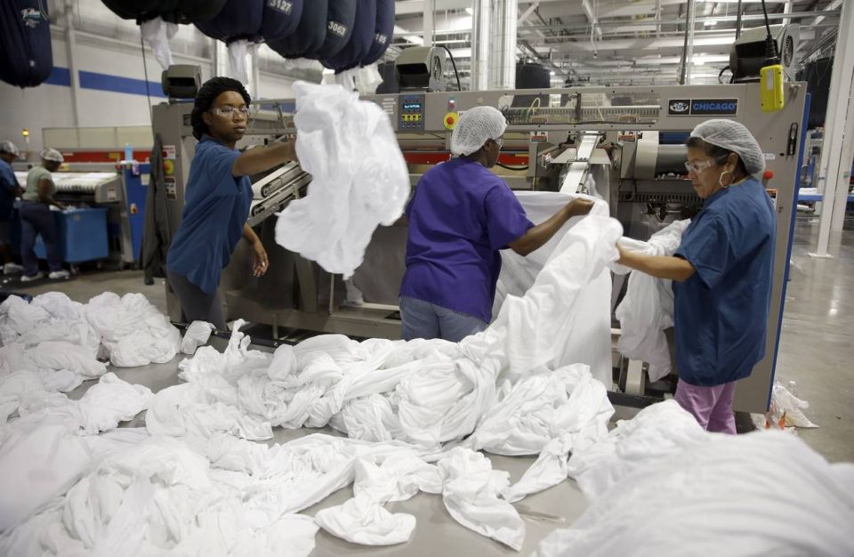 تأثير هموم العمّال المادّية على إضعاف إنتاجيّة عَمَلهم