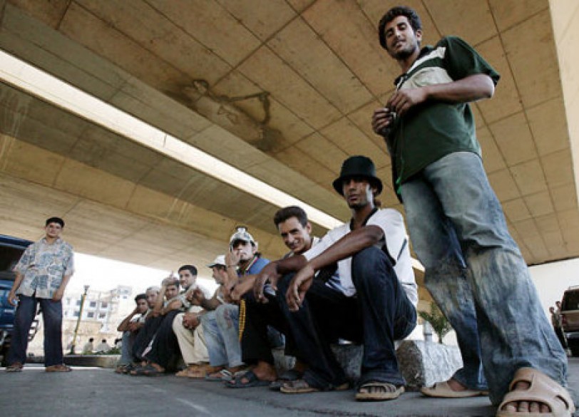 لمصلحة من تهديد العمال بالتسريح؟