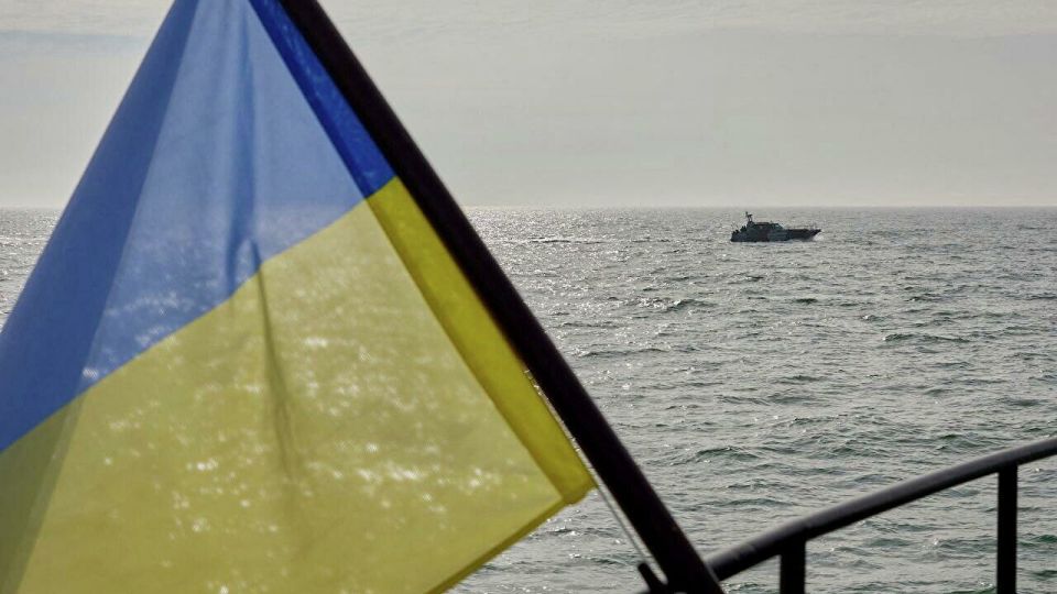 قصف أوكراني على سفينتي شحن روسيتين يوقع إصابات
