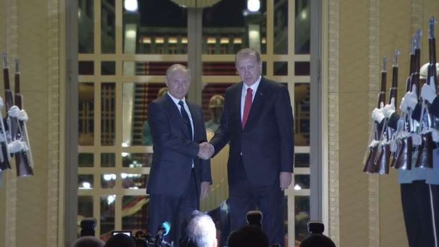 أردوغان يستقبل بوتين في القصر الرئاسي بأنقرة