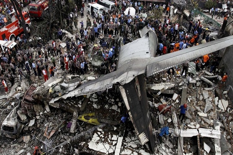 ارتفاع عدد ضحايا الطائرة العسكرية الإندونيسية المنكوبة إلى 141 شخصا