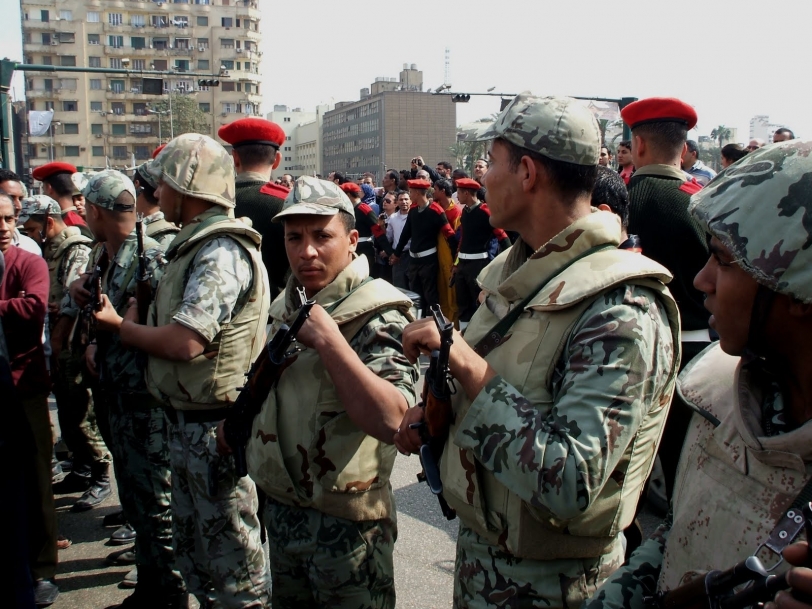 قوات الجيش المصري تسيطر على مبنى الاذاعة والتلفزيون في القاهرة