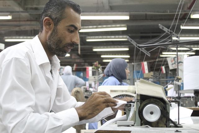 عمال بلا حقوق وضمانات