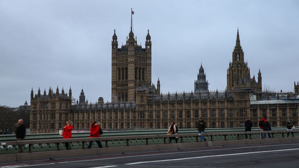 البرلمان البريطاني يفكّر بتركيب تدفئة «كهرومائية» وخبير يبيّن سبب عدم الجدوى