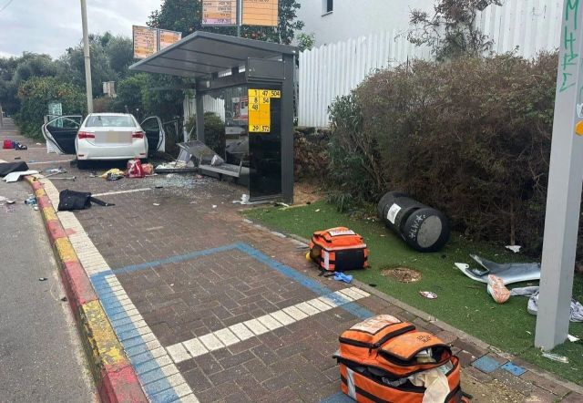 مقتل مستوطنة وإصابة 18 آخرين بعملية  فدائية مزدوجة شمال تل أبيب